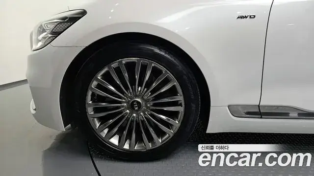Kia The K9 2018 — Photo 13/20