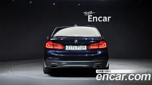 BMW 5 Series 2020 — Photo 18/20