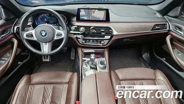 BMW 5 Series 2020 — Photo 17/20