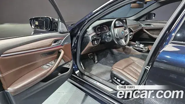 BMW 5 Series 2020 — Photo 10/20