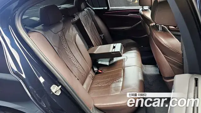 BMW 5 Series 2020 — Photo 9/20