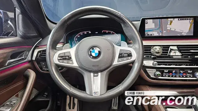 BMW 5 Series 2020 — Photo 2/20