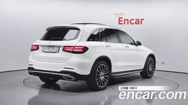 Mercedes-Benz GLC-Class 2019 — Photo 4/20