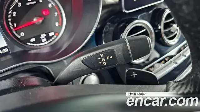 Mercedes-Benz GLC-Class 2019 — Photo 7/20