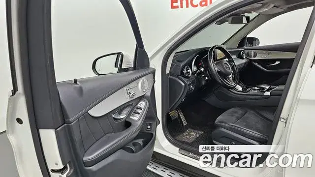 Mercedes-Benz GLC-Class 2019 — Photo 19/20