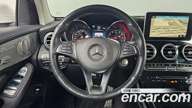 Mercedes-Benz GLC-Class 2019 — Photo 2/20