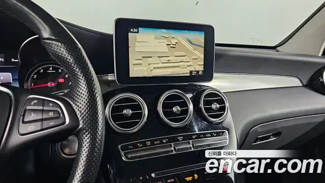 Mercedes-Benz GLC-Class 2019 — Photo 8/20
