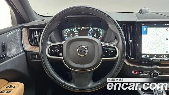 Volvo XC60 2021 — ფოტო 20/20
