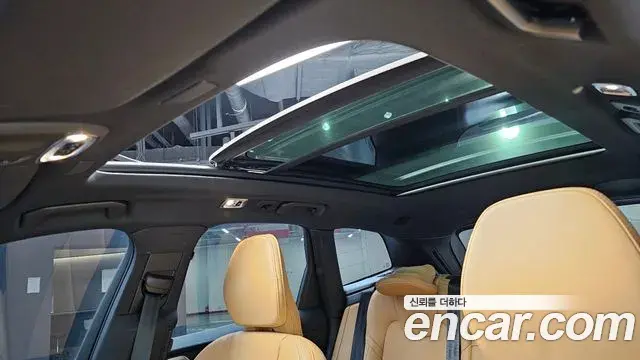Volvo XC60 2021 — ფოტო 2/20