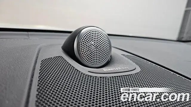 Volvo XC60 2021 — ფოტო 7/20