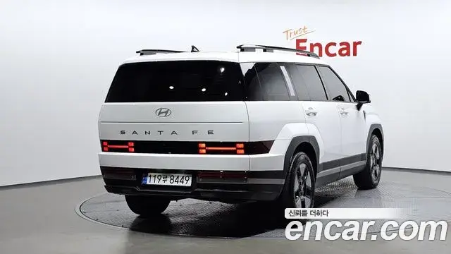 Hyundai Santa Fe 2023 — ფოტო 15/20