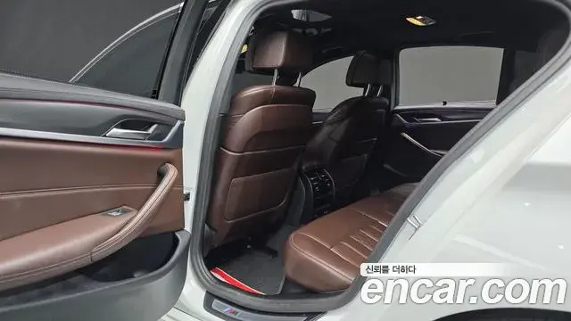 BMW 5 Series 2022 — Şəkil 3/20