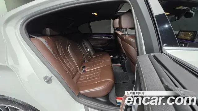 BMW 5 Series 2022 — Şəkil 12/20
