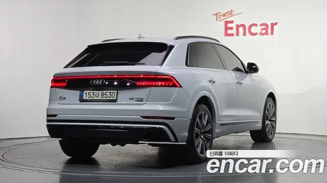Audi Q7 2021 — Фото 2/20