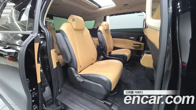 Kia Carnival 2021 — Фото 19/20