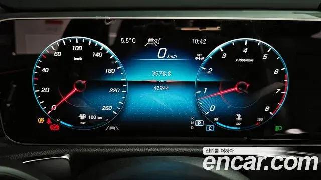 Mercedes-Benz GLB-Class 2020 — ფოტო 11/20