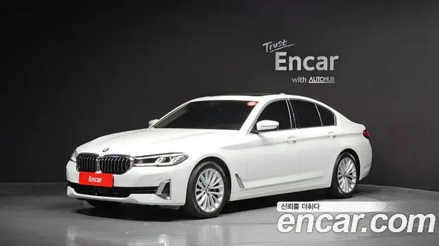 BMW 5 Series 2020 — Photo 8/20