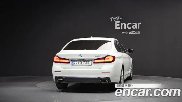 BMW 5 Series 2020 — Photo 18/20