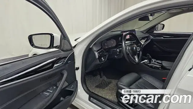 BMW 5 Series 2020 — Photo 20/20