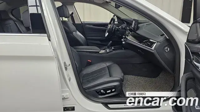 BMW 5 Series 2020 — Photo 6/20