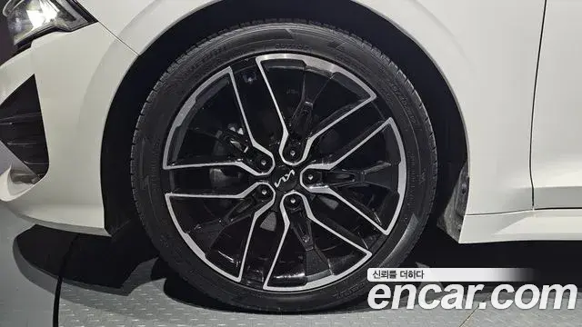 Kia K5 2022 — Photo 1/20