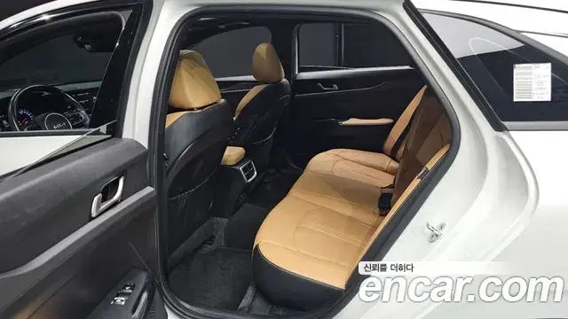 Kia K5 2022 — Photo 8/20