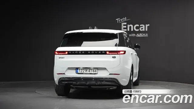 Land Rover Range Rover Sport 2023 — Photo 4/20