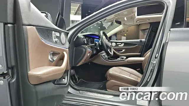 Mercedes-Benz E-Class 2018 — Şəkil 15/20