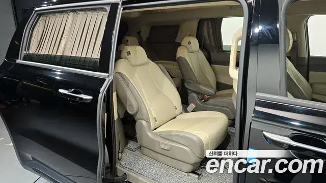 Kia Carnival 2024 — Фото 12/20