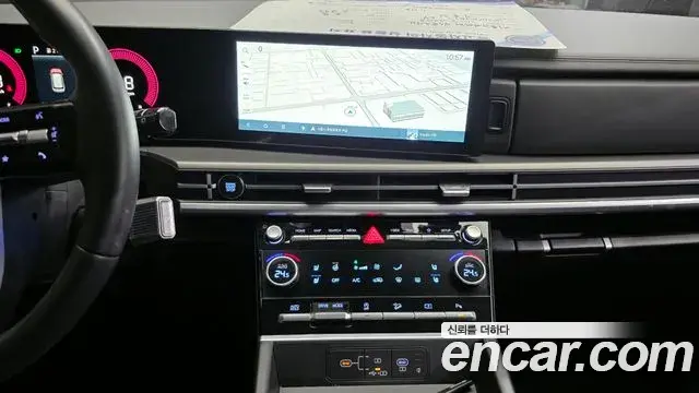 Hyundai Santa Fe 2024 — Photo 8/20
