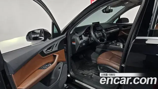 Audi Q7 2019 — ფოტო 6/20