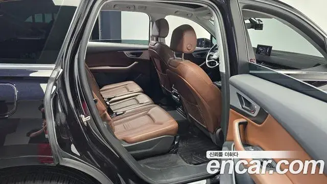 Audi Q7 2019 — ფოტო 13/20