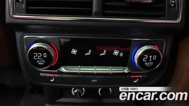 Audi Q7 2019 — ფოტო 1/20
