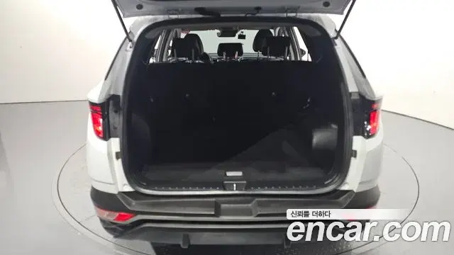 Hyundai Tucson Hybrid 2022 — Photo 14/20