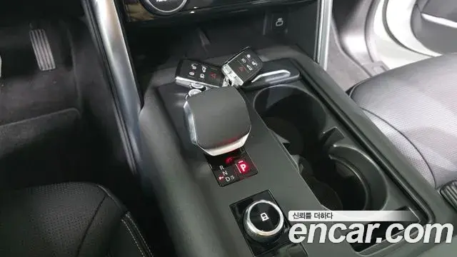 Land Rover Discovery 5 2022 — Şəkil 12/20