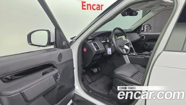Land Rover Discovery 5 2022 — Şəkil 15/20