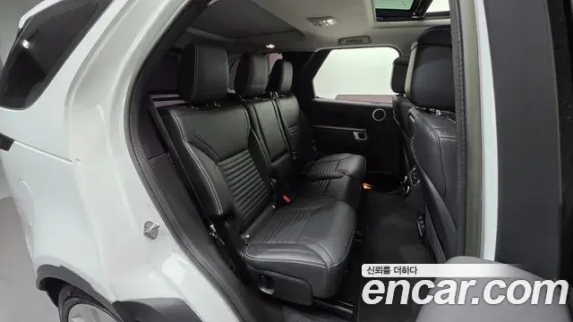Land Rover Discovery 5 2022 — Şəkil 19/20