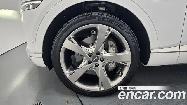 Genesis GV80 2022 — ფოტო 19/20