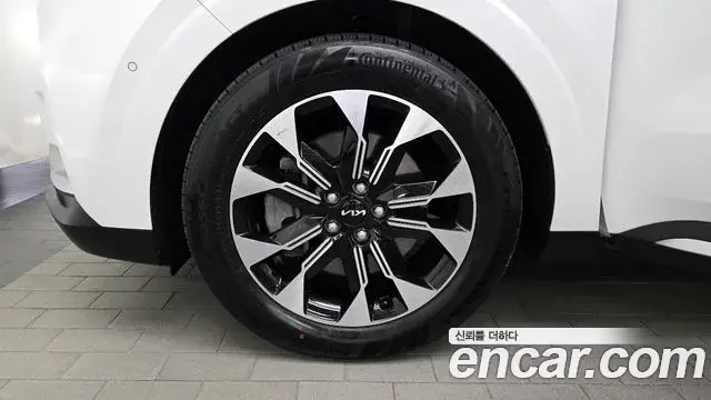 Kia Carnival 2022 — Photo 9/20