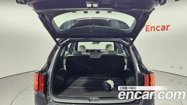 Kia Sorento 2022 — Фото 20/20