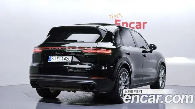 Porsche Cayenne 2023 — Şəkil 19/20