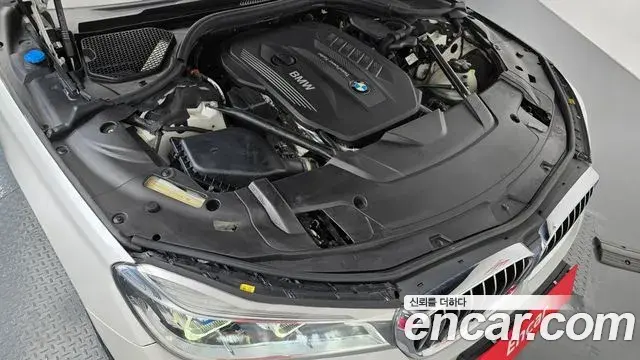 BMW 7 Series 2019 — ფოტო 7/20