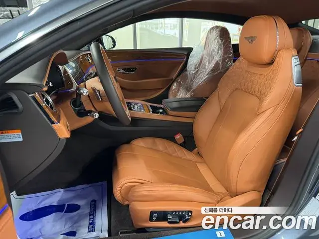 Bentley Continental GT 2020 — ფოტო 14/15