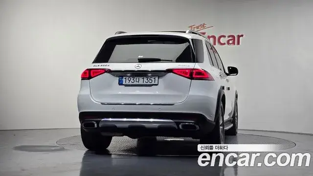 Mercedes-Benz GLE-Class 2022 — Photo 19/20