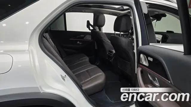 Mercedes-Benz GLE-Class 2022 — Photo 6/20