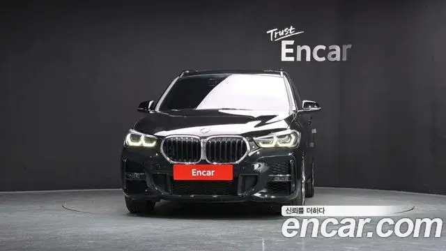 BMW X1 2021 — Şəkil 13/20