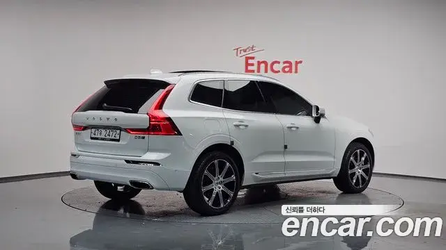 Volvo XC60 2018 — Şəkil 16/20
