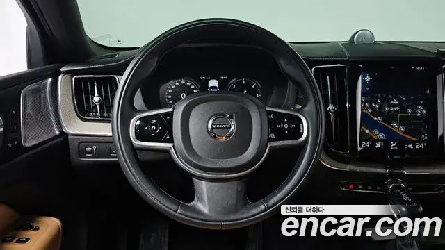 Volvo XC60 2018 — Şəkil 6/20