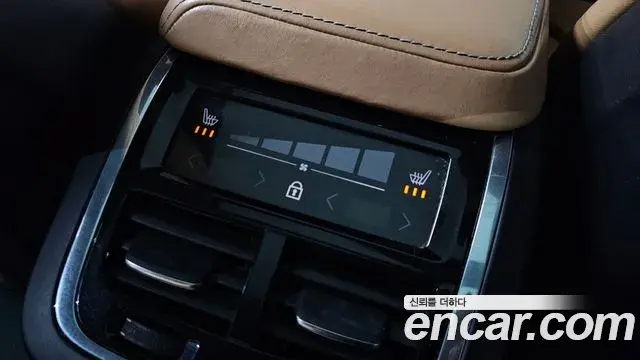 Volvo XC60 2018 — Şəkil 7/20