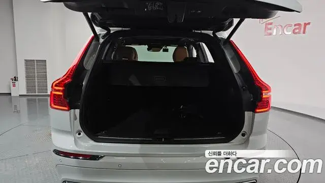 Volvo XC60 2018 — Şəkil 4/20